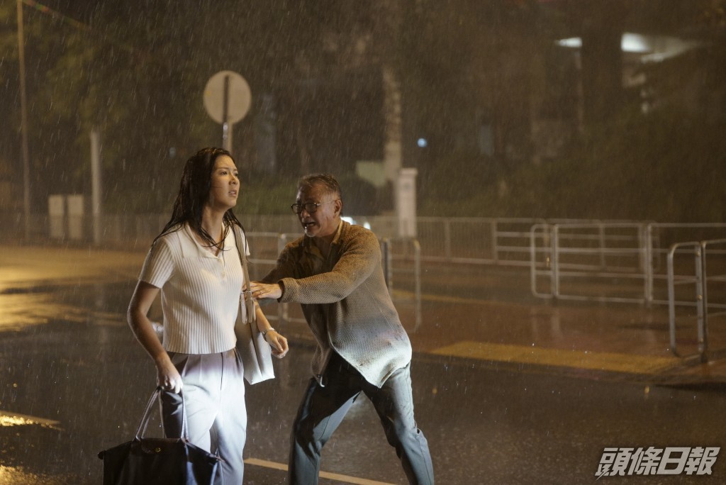 戲中Jennifer跟吳岱融飾演的父親，有不少衝突戲份。